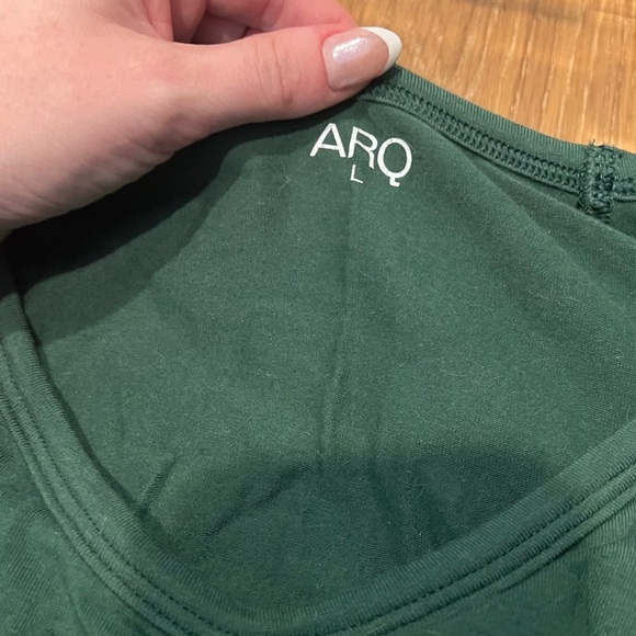 COPY - ARQ Gently Used V-Neck Bodysuit - Picture 4 of 4